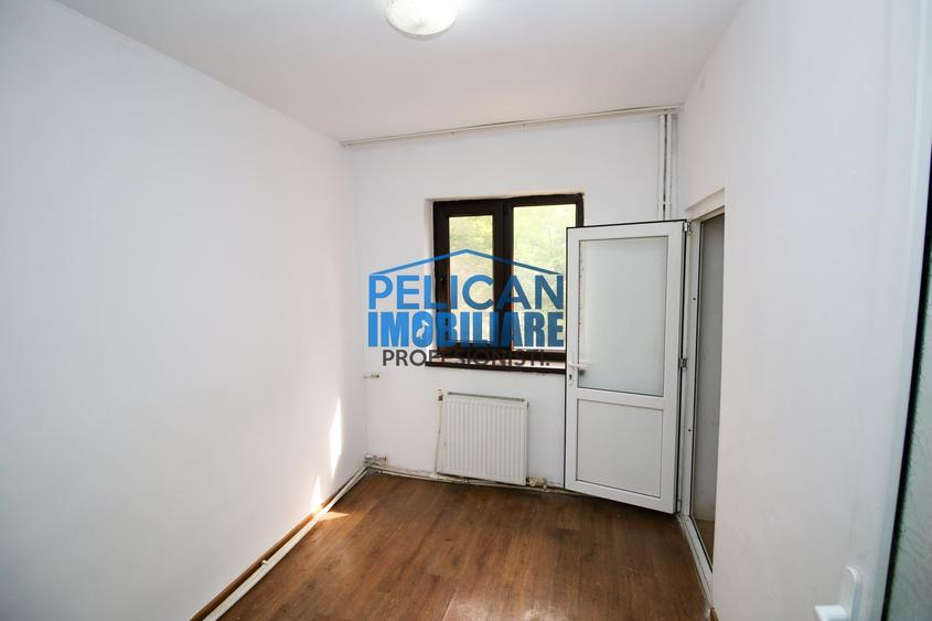 Apartament cu 3 camere nedecomandat în Neptun