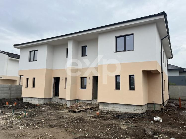 Duplex cu 4 camere cu Teren 250 Mp în Corbeanca