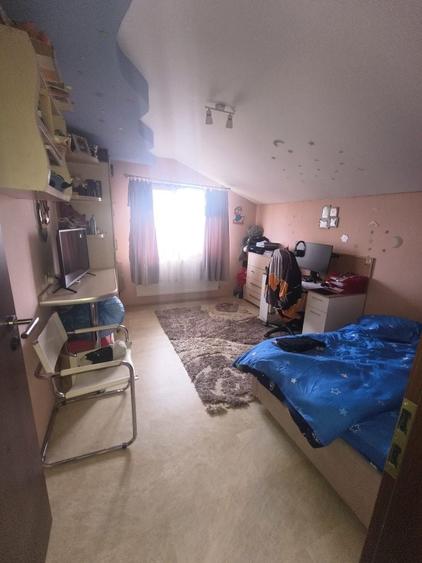 Casă cu 4 camere cu Teren 500 Mp în Central