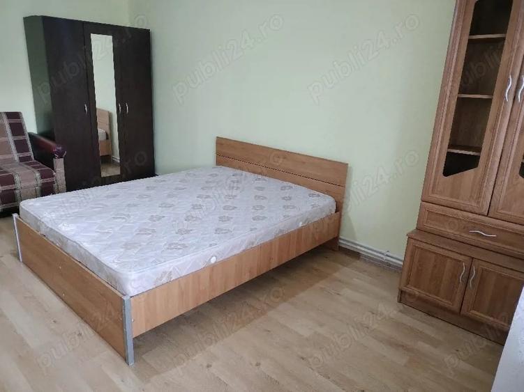 Garsonieră decomandată în Central