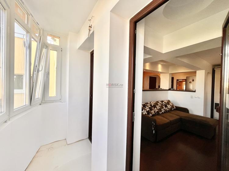 Apartament cu 3 camere semidecomandat, mobilat în Centrul Civic
