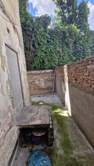 Casă cu 2 camere decomandat în Exterior Vest