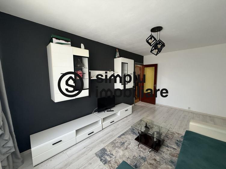 Apartament cu 3 camere decomandat în Lăpuș