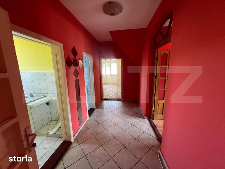 Casă cu 6 camere cu Teren 1032 Mp în Central