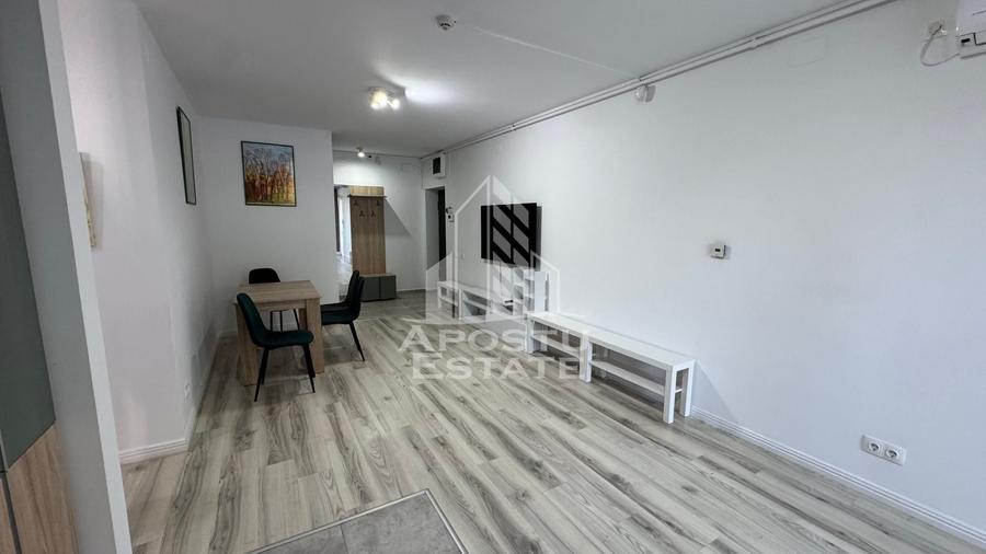 Apartament cu 3 camere semidecomandat în Lipovei