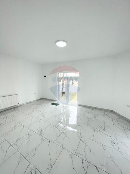 Spațiu comercial, de 50 mp, în Pârneava