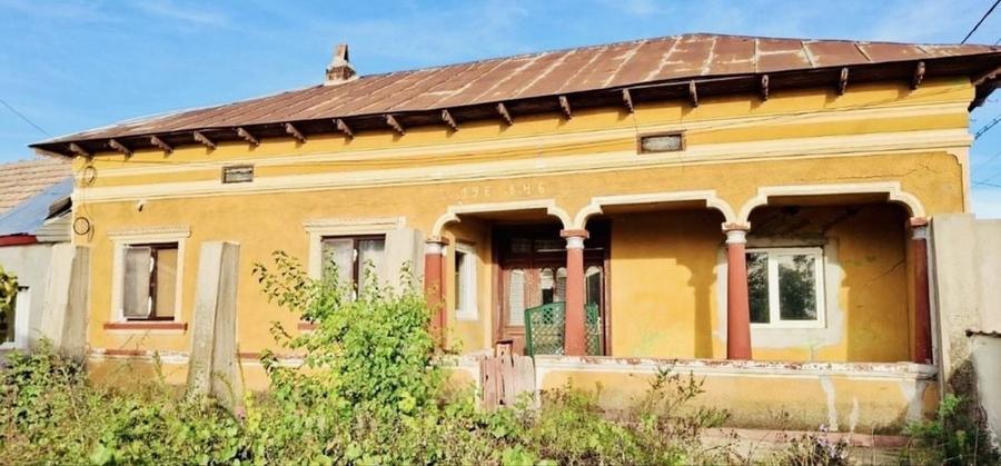 Casă cu 4 camere în Conțești