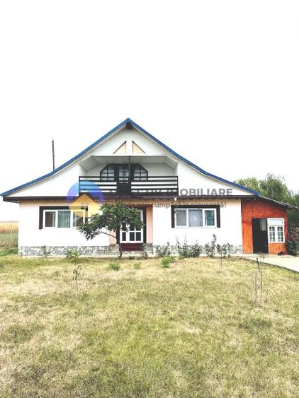 Casă individuală cu 3 camere cu Teren 1300 Mp în Slobozia (Roznov)