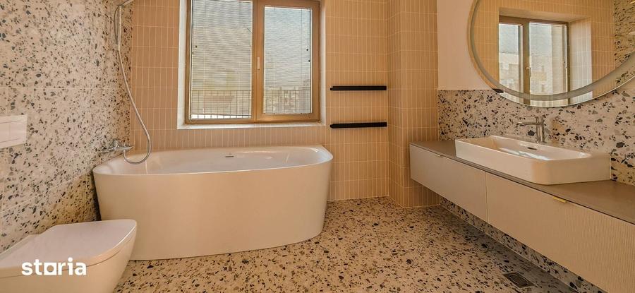 Casă cu 5 camere cu Teren 200 Mp în Central