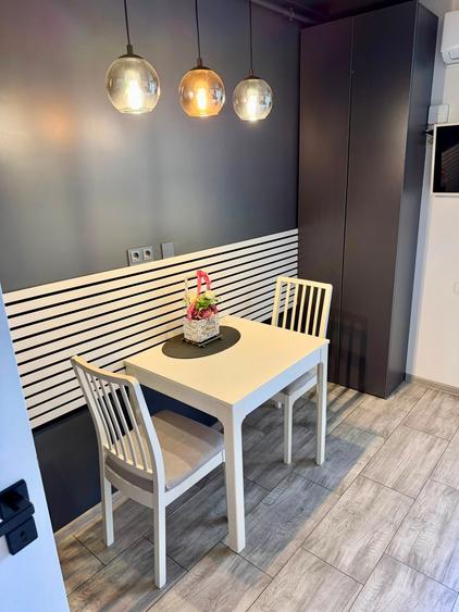 Apartament cu 3 camere decomandat în Peninsula