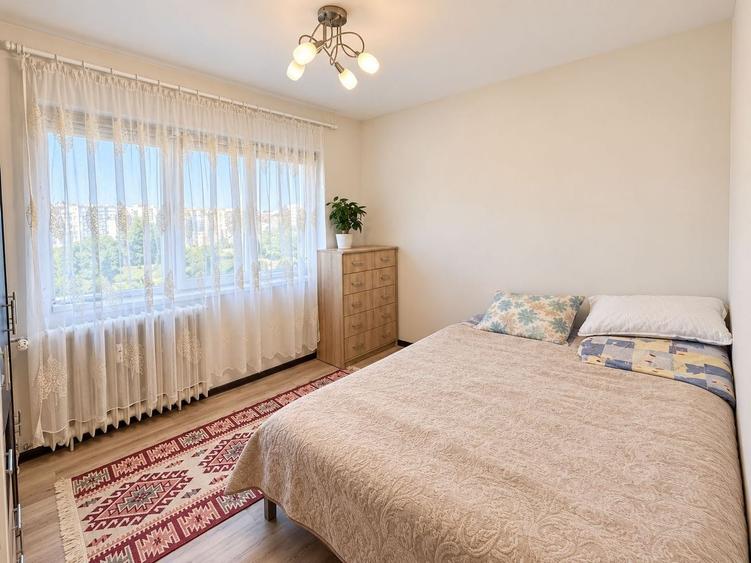 Apartament cu 3 camere decomandat, mobilat în Aurel Vlaicu
