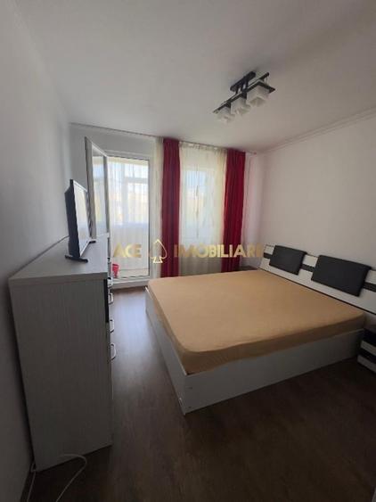 Apartament cu 3 camere semidecomandat, mobilat în Drumul Taberei
