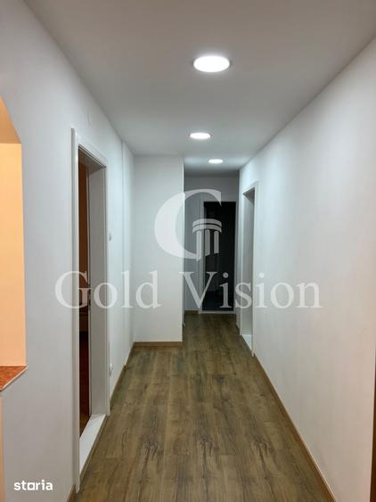 Apartament cu 4 camere decomandat în Central