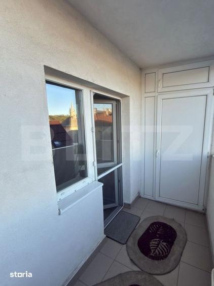 Apartament cu 4 camere decomandat în Est
