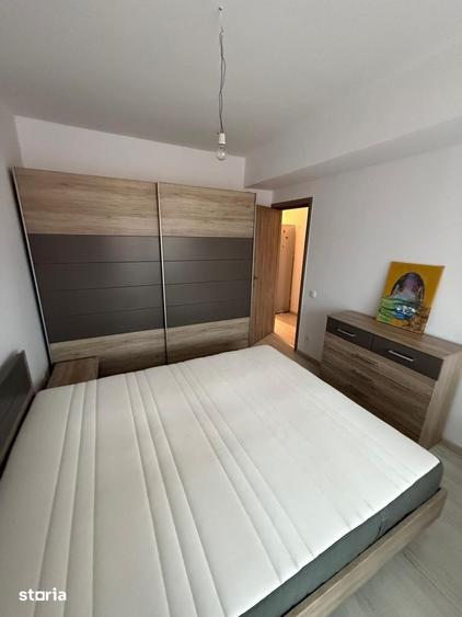 Apartament cu 3 camere decomandat, mobilat în Berceni