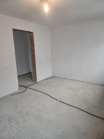 Casă individuală cu 4 camere cu Garaj în Bucov