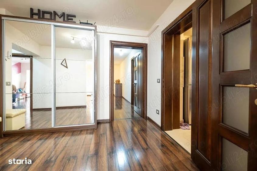 Apartament cu 6 camere decomandat în Bistrița Lac