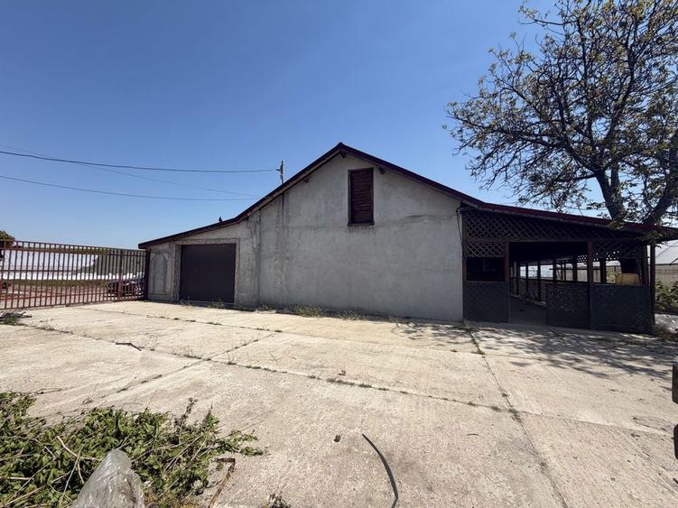Casă cu 3 camere în Mârzănești