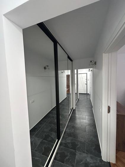 Apartament cu 3 camere în Tomis III