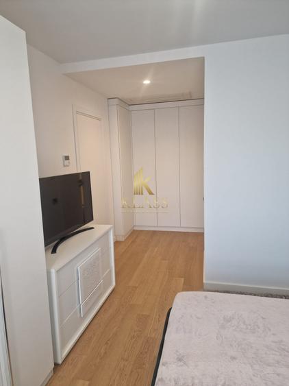 Apartament cu 3 camere semidecomandat, mobilat în Aviației