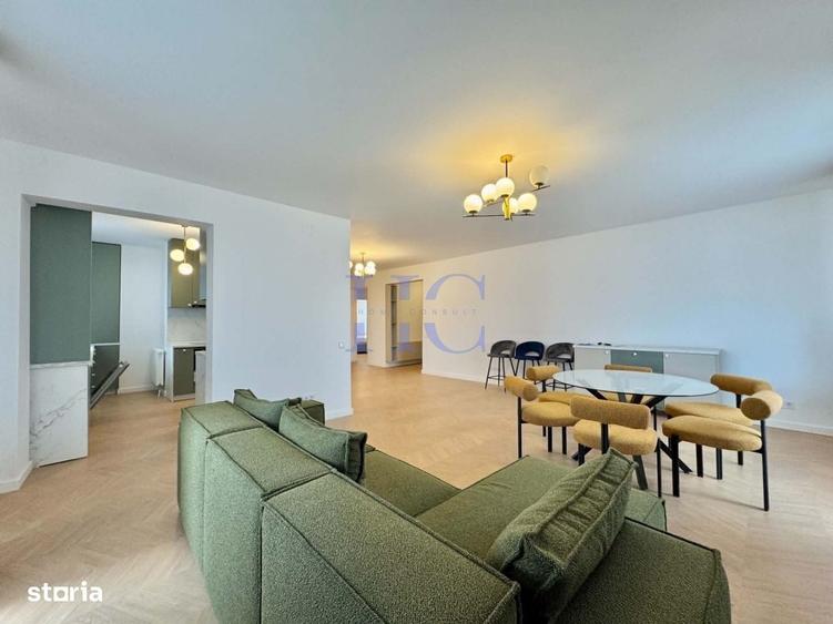 Apartament cu 4 camere decomandat în Central