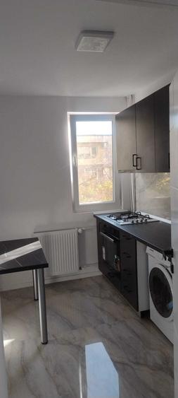 Apartament cu 2 camere semidecomandat în Apărătorii Patriei