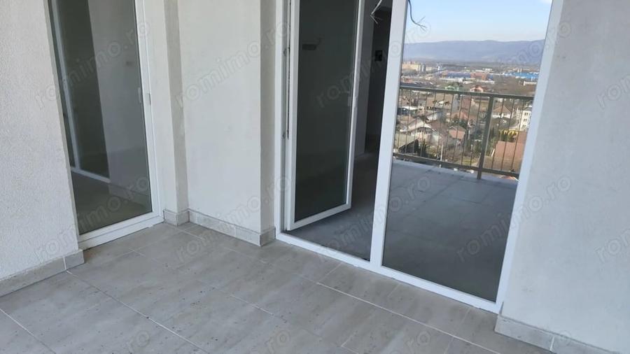 Apartament cu 2 camere decomandat în Pietroasa