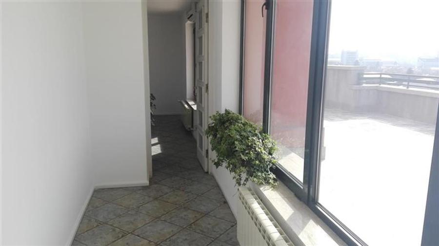 Birou, de 48 mp, în P-ța Muncii