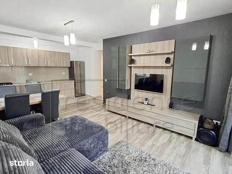Apartament cu 3 camere semidecomandat în Între Lacuri