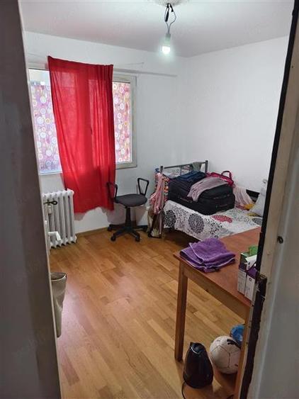 Apartament cu 4 camere decomandat în Doamna Ghica