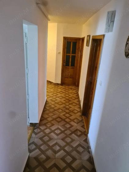 Apartament cu 4 camere decomandat în Central