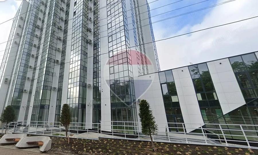 Apartament cu 5 camere decomandat în Filiași