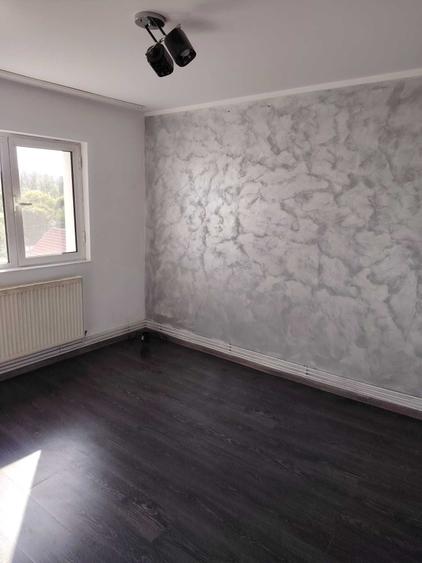 Apartament cu 3 camere decomandat în Mătăsari