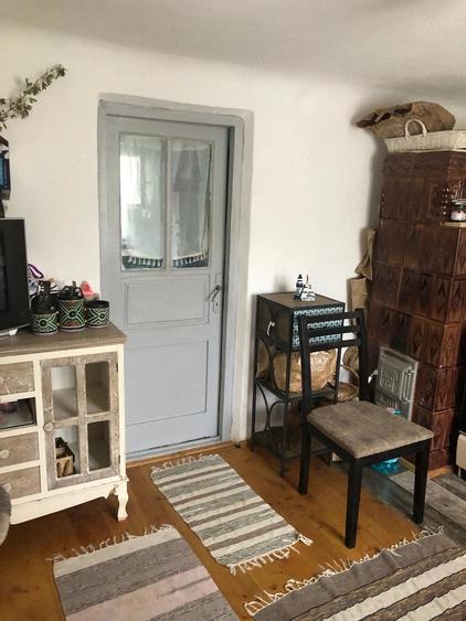Casă cu 2 camere cu Teren 1000 Mp în Crevedia