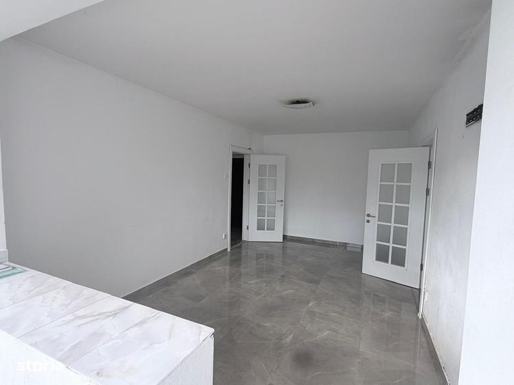 Apartament cu 2 camere semidecomandat în Constructorilor