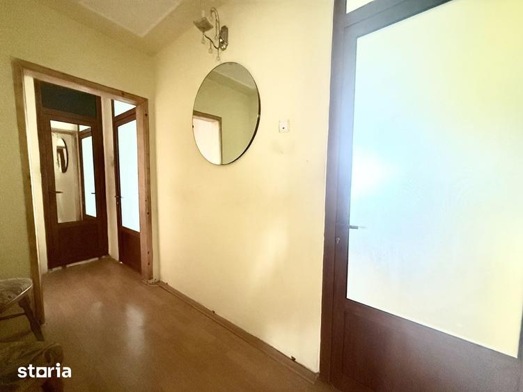 Apartament cu 4 camere decomandat în Radu Negru