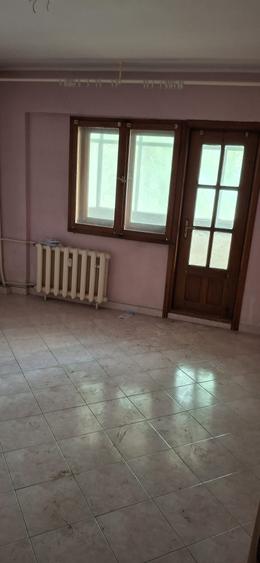 Apartament cu 3 camere decomandat în Brăilei