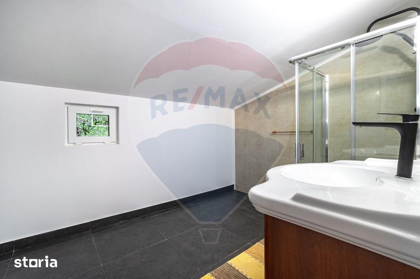 Casă cu 4 camere cu Teren 4874 Mp în Chiheru de Sus