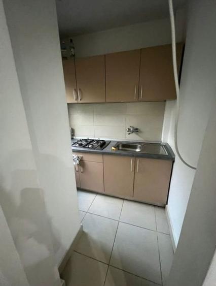 Garsonieră decomandată în Central