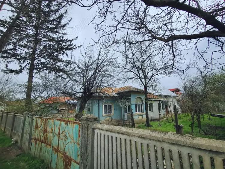 Casă cu 6 camere cu Teren 720 Mp în Central