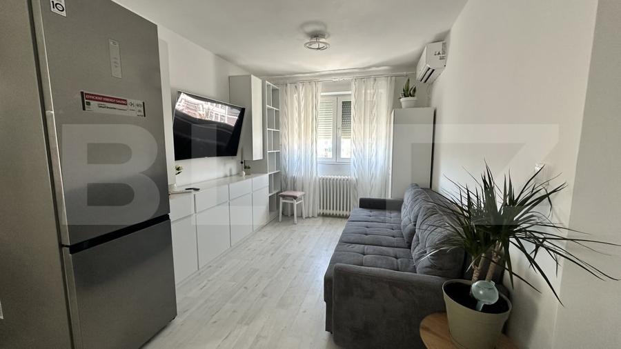 Apartament cu 3 camere decomandat, mobilat în 22 Decembrie