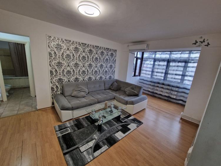Apartament cu 2 camere semidecomandat în Calea Galați