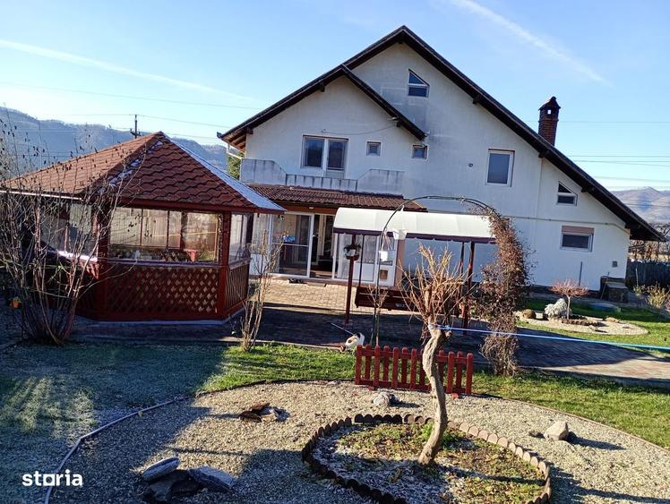 Casă cu 4 camere în Jiblea Nouă