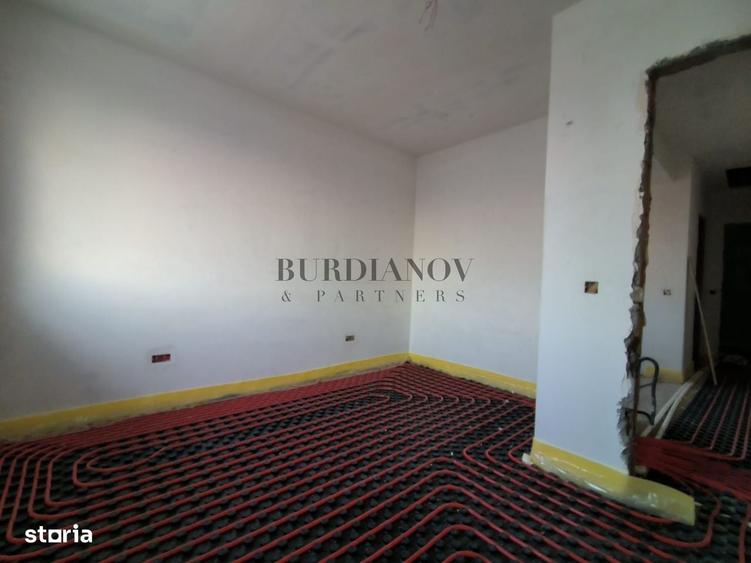 Casă cu 4 camere în Central
