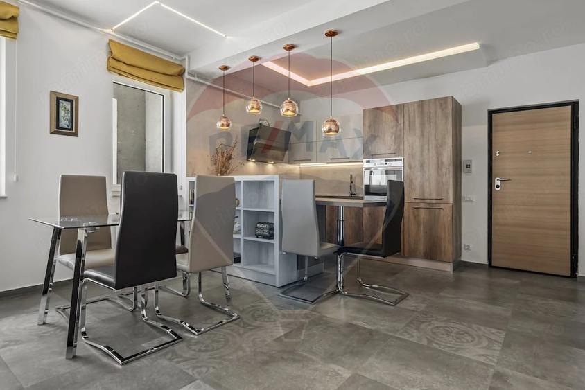 Apartament cu 2 camere semidecomandat în Centrul Civic