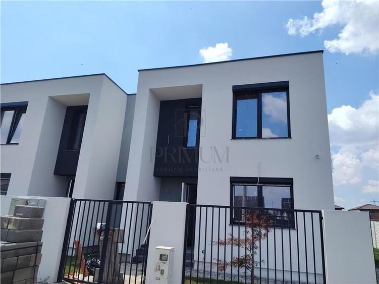 Duplex cu 5 camere cu Canalizare în Moșnița Nouă