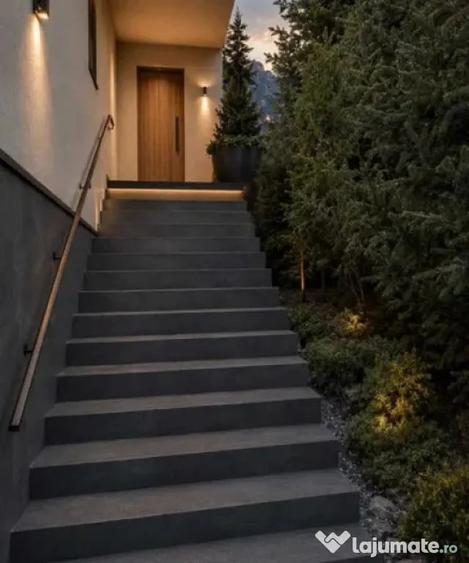 Casă cu 7 camere cu Teren 415 Mp în Central