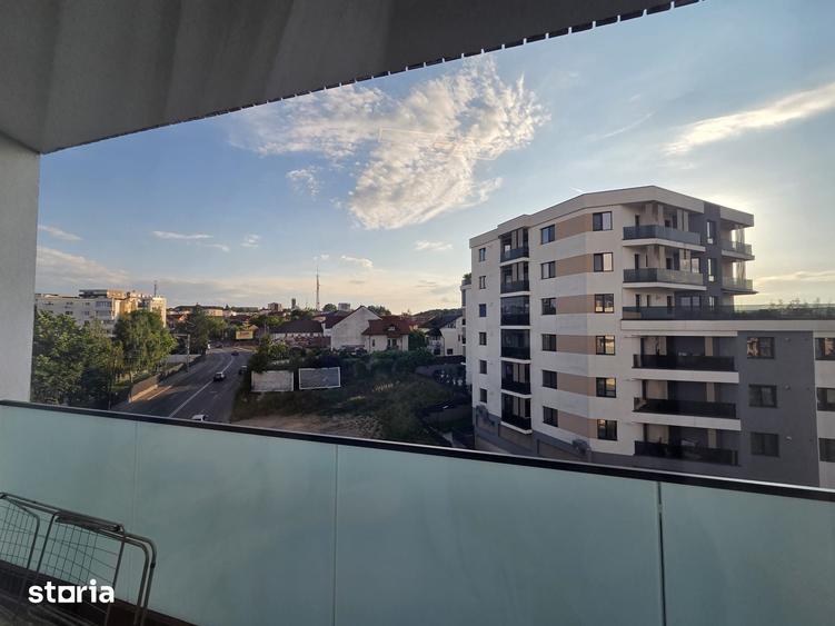 Apartament cu 3 camere în Mărășești