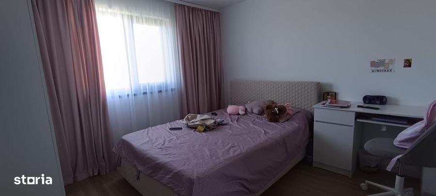 Casă cu 4 camere în Șimnicu de Sus