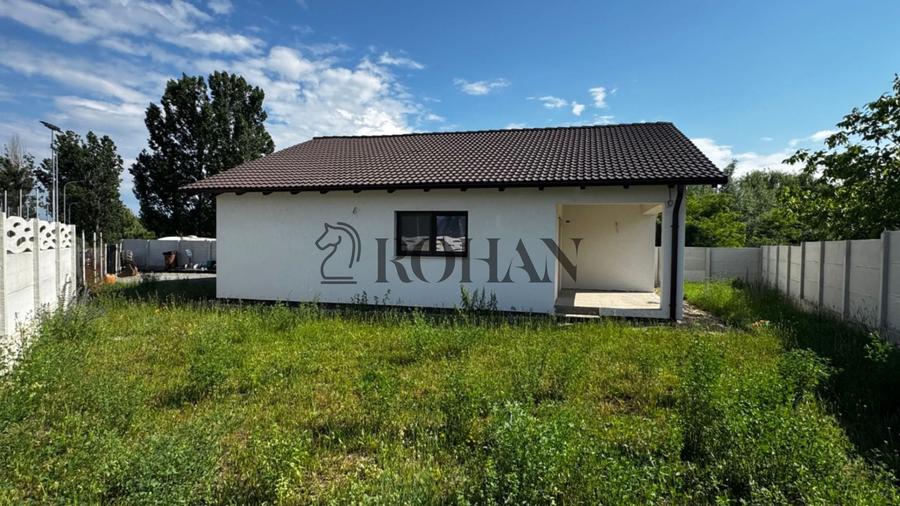 Casă individuală cu 3 camere cu Canalizare în Micești